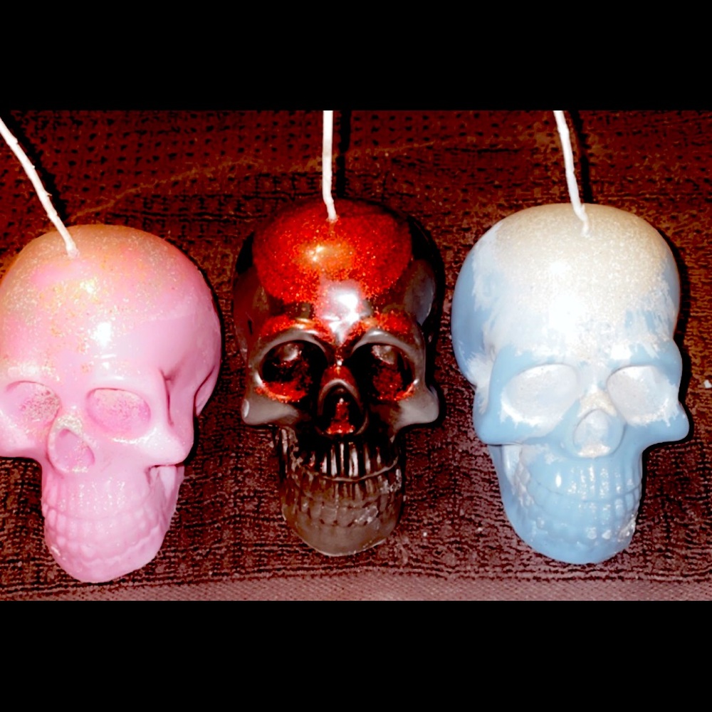 Large Skull Candle